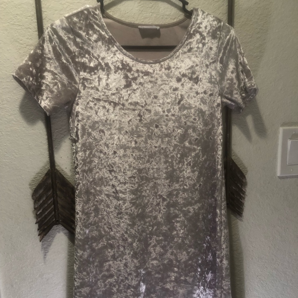 One of my favorite tee-shirt dresses!!